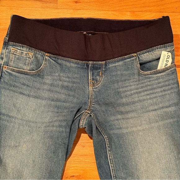 NWT Old Navy Stretch Front Low Panel Maternity Flare Denim Jeans 6 NEW - Picture 2 of 9